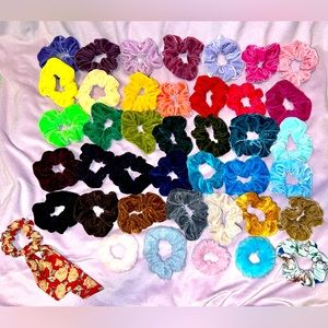 💜NWOT Scrunchies💙
